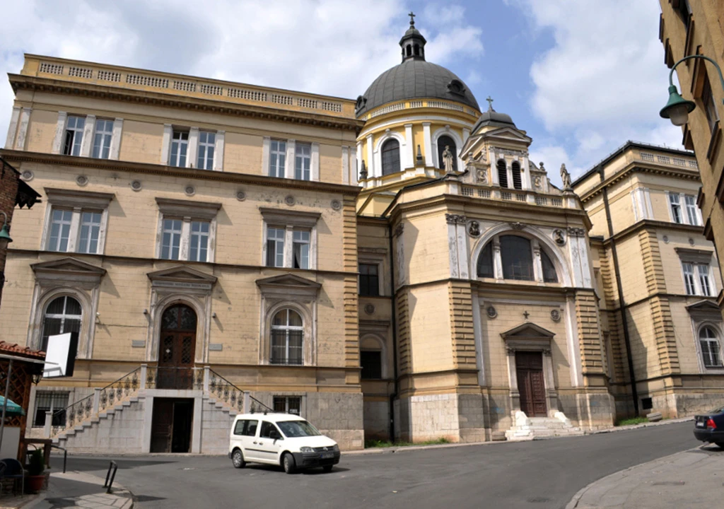 Skoro pola milijuna KM za obnovu crkvi i svetišta na području Vrhbosanske nadbiskupije