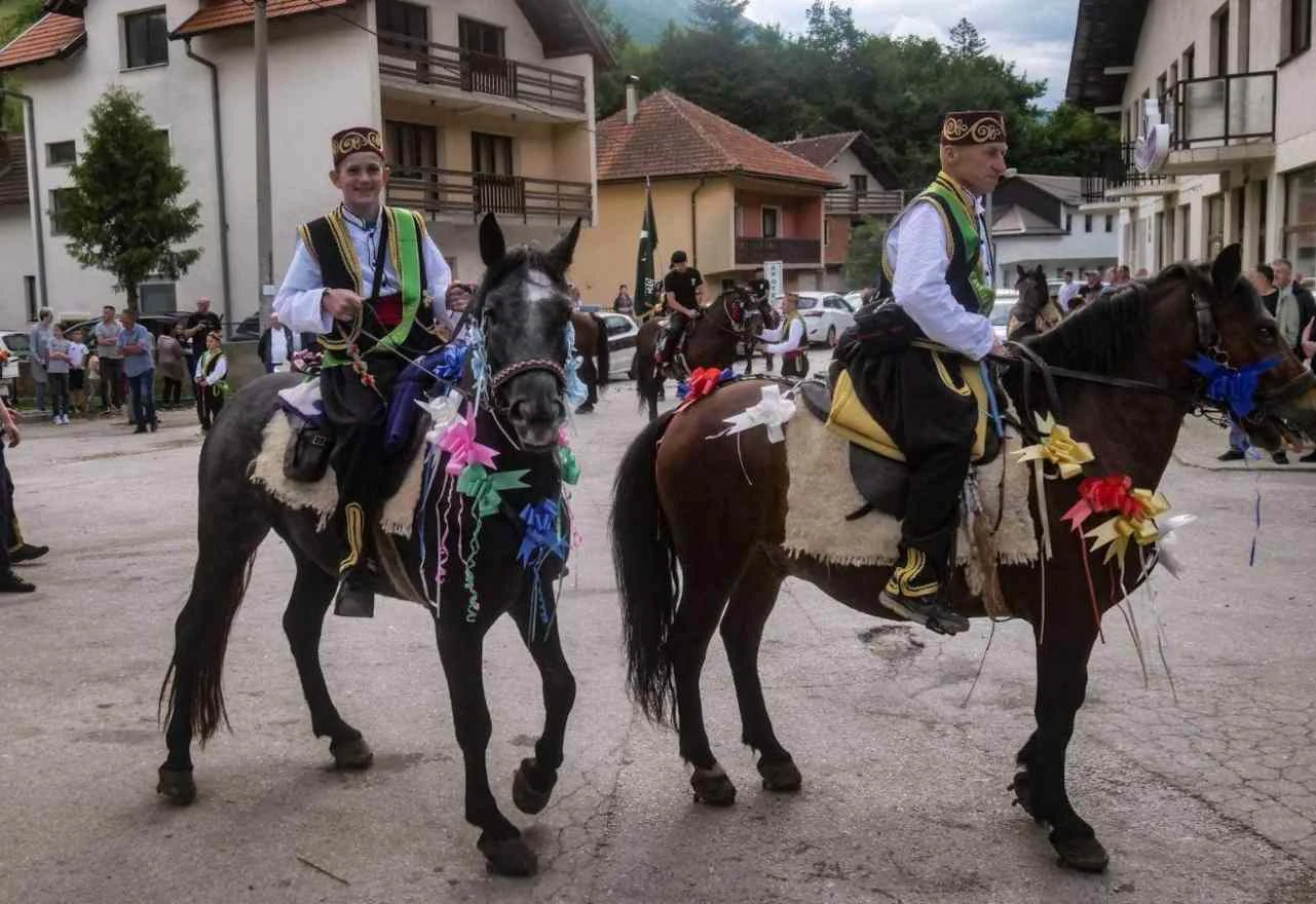 Tradicija stara pet stoljeća: Konjanici iz Karaule krenuli ka Pruscu