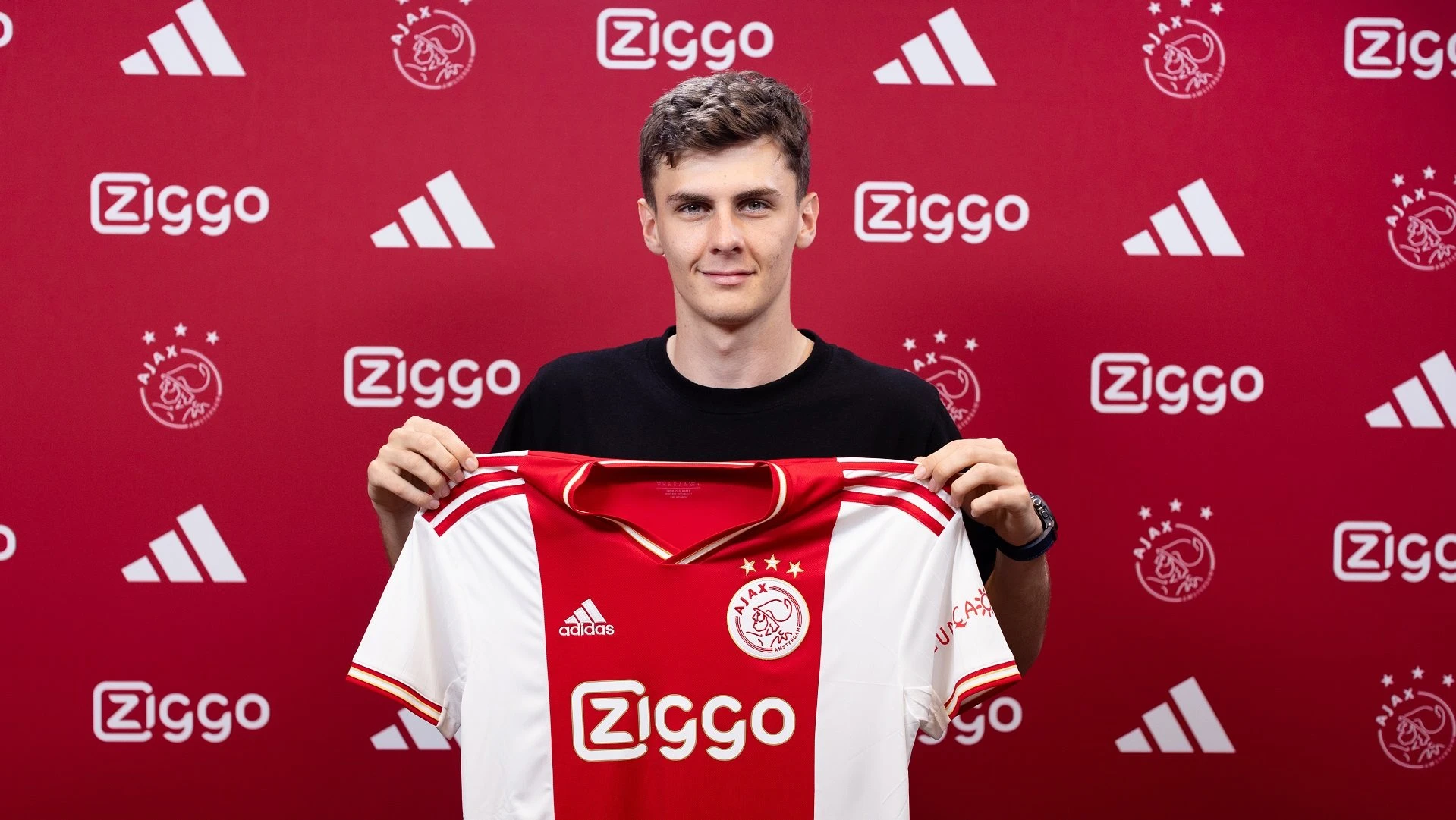 Tahirović od danas igrač Ajaxa 