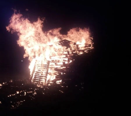 Paljenje Ivanjskog krijesa kod  Spomen kapelice