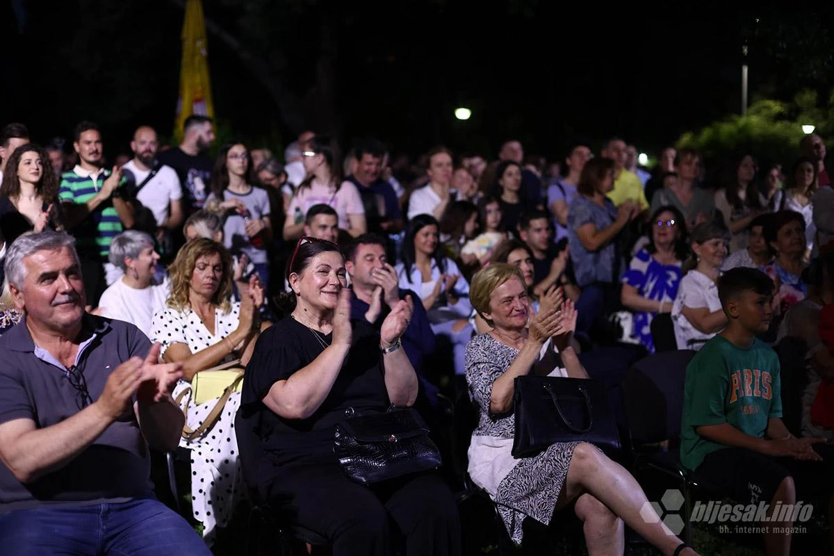 Hitovi u mostarskom Zrinjevcu: Publika uživala u ''Music revolution'' koncertu