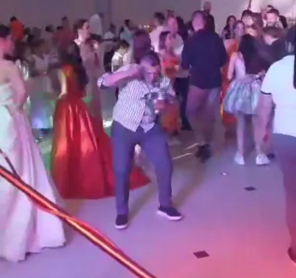 Kada se veseli svat zanese sa šerpom juhe i otpleše na podij  