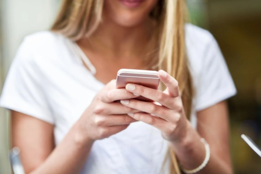 Stižu velike promjene za mobitele? Trebali bi trajati barem 2 do 3 godine i lako se popravljati