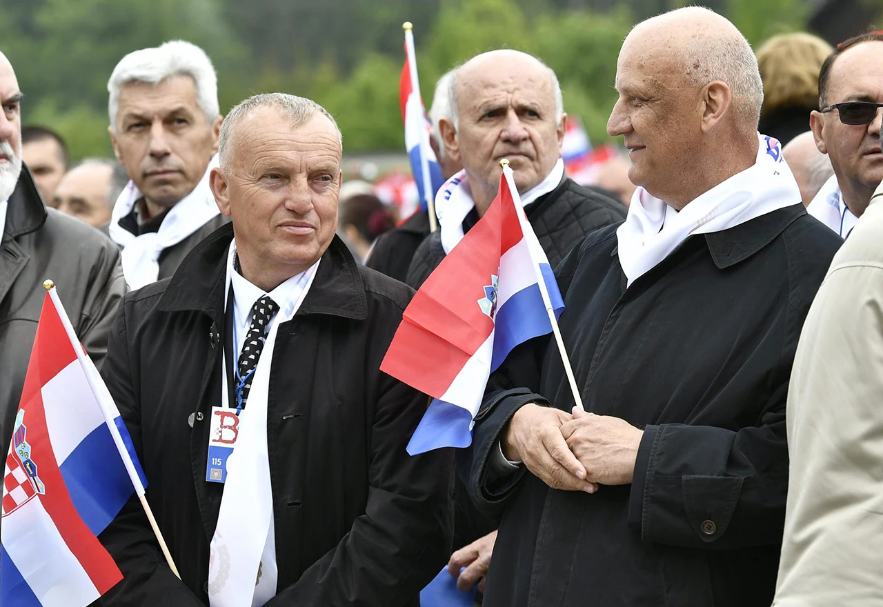 Ljubo Ćesić Rojs izbačen iz  Hrvatskog generalskog zbora