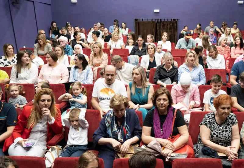 Premijera u Mostaru: Tražilo se mjesto više