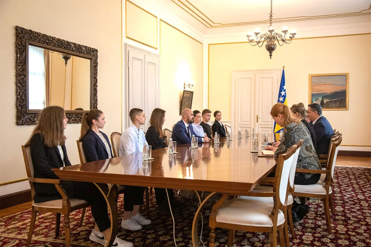 Bećirović članovim Robotičke reprezentacije BiH obećao pomoć
