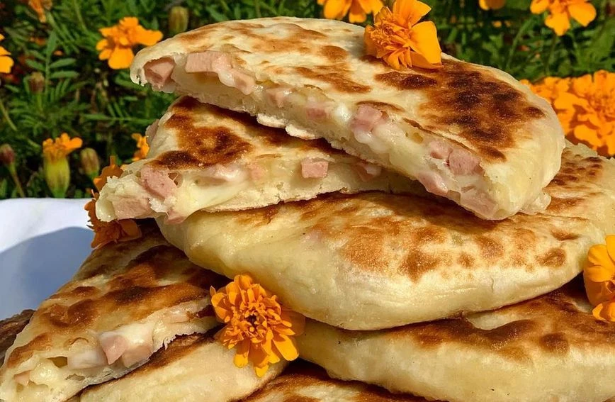 Donosimo recept za lepinje punjene šunkom i sirom koje su gotove u tren oka