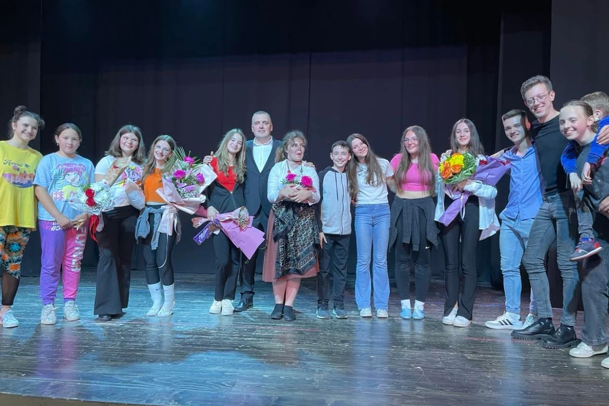 Premijera predstave ''Imitacije'' GKM-a Vitez napunila dvoranu