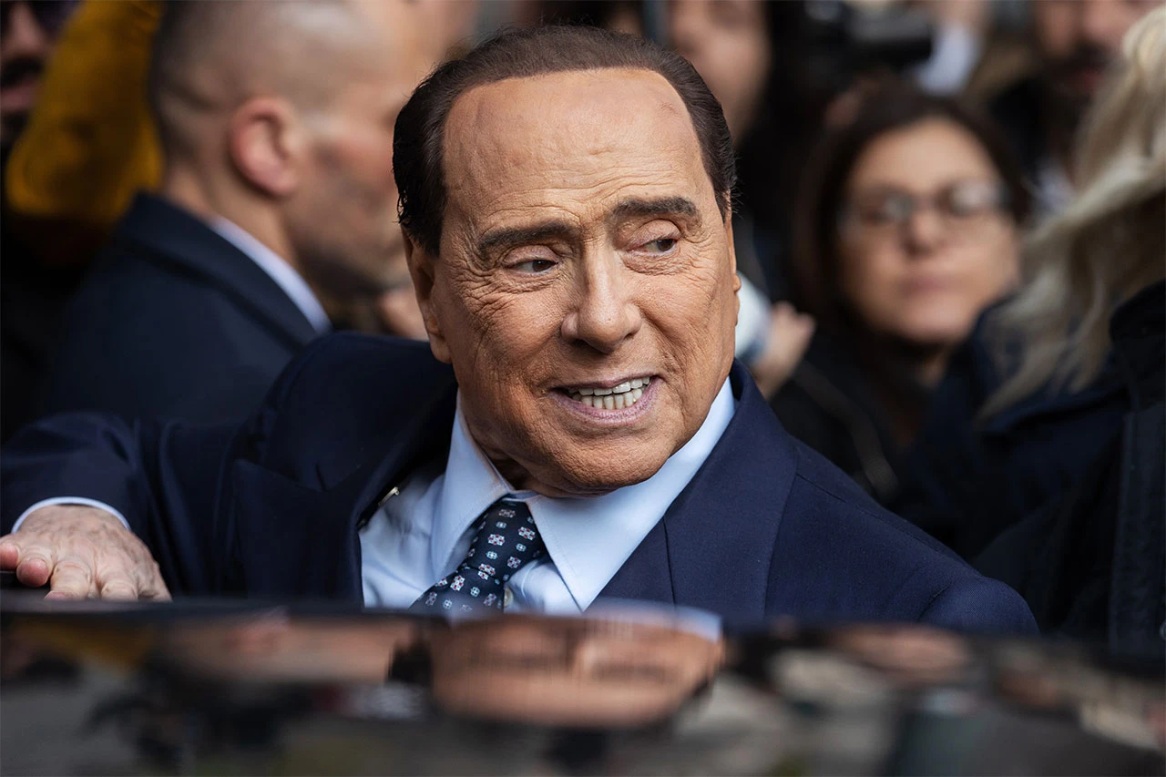 Tko je bio Berlusconi: Od pjevača na kruzeru do tajkuna