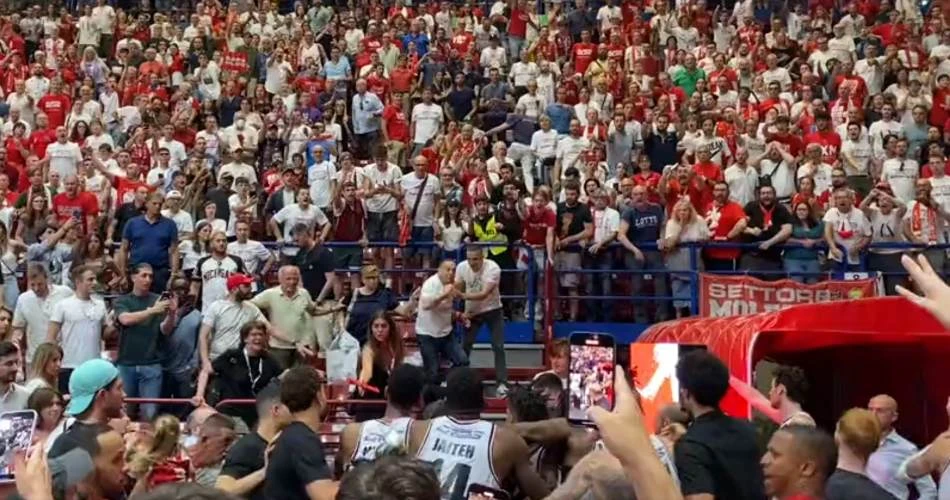 VIDEO I Teodosić se potukao s navijačima u Milanu 