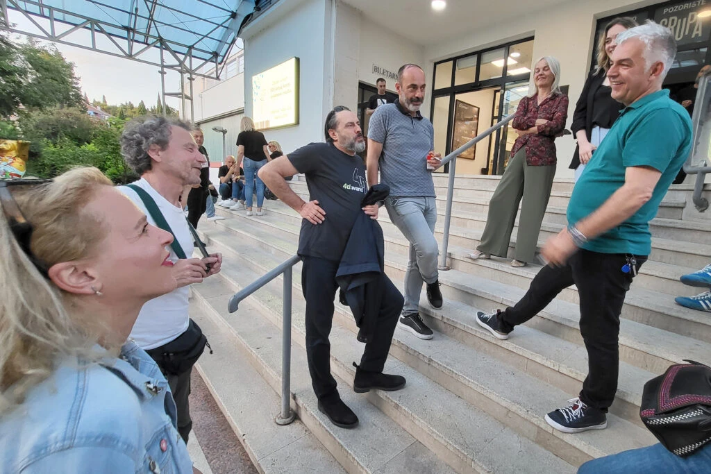Sjećajući se "Zabranjenog pušenja": Sejo Sexon otvorio Zekinu izložbu
