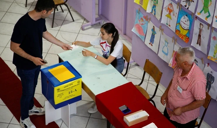 Otvorena birališta u Crnoj Gori na izvanrednim parlamentarnim izborima