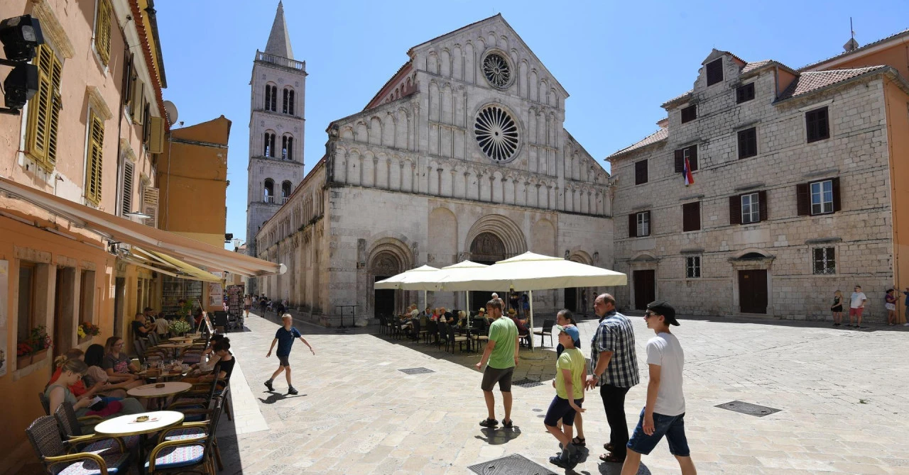 Zadar počeo naplaćivati ulaz u katedralu: Za strance, vjernike i nevjernike, naplata, a domaći - besplatno!