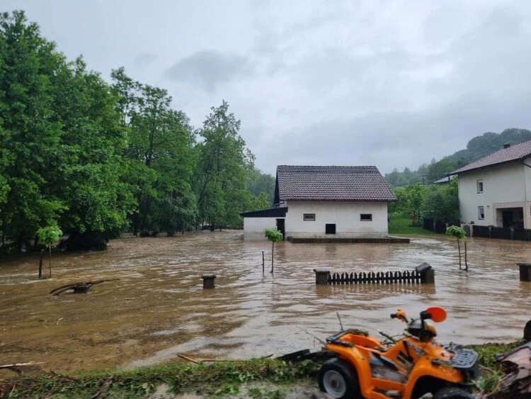 Poplave zahvatile sjeverne dijelove BiH, najkritičnije u Tesliću