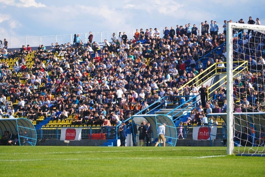 Veležovi navijači izazvali prekid utakmice u Posušju