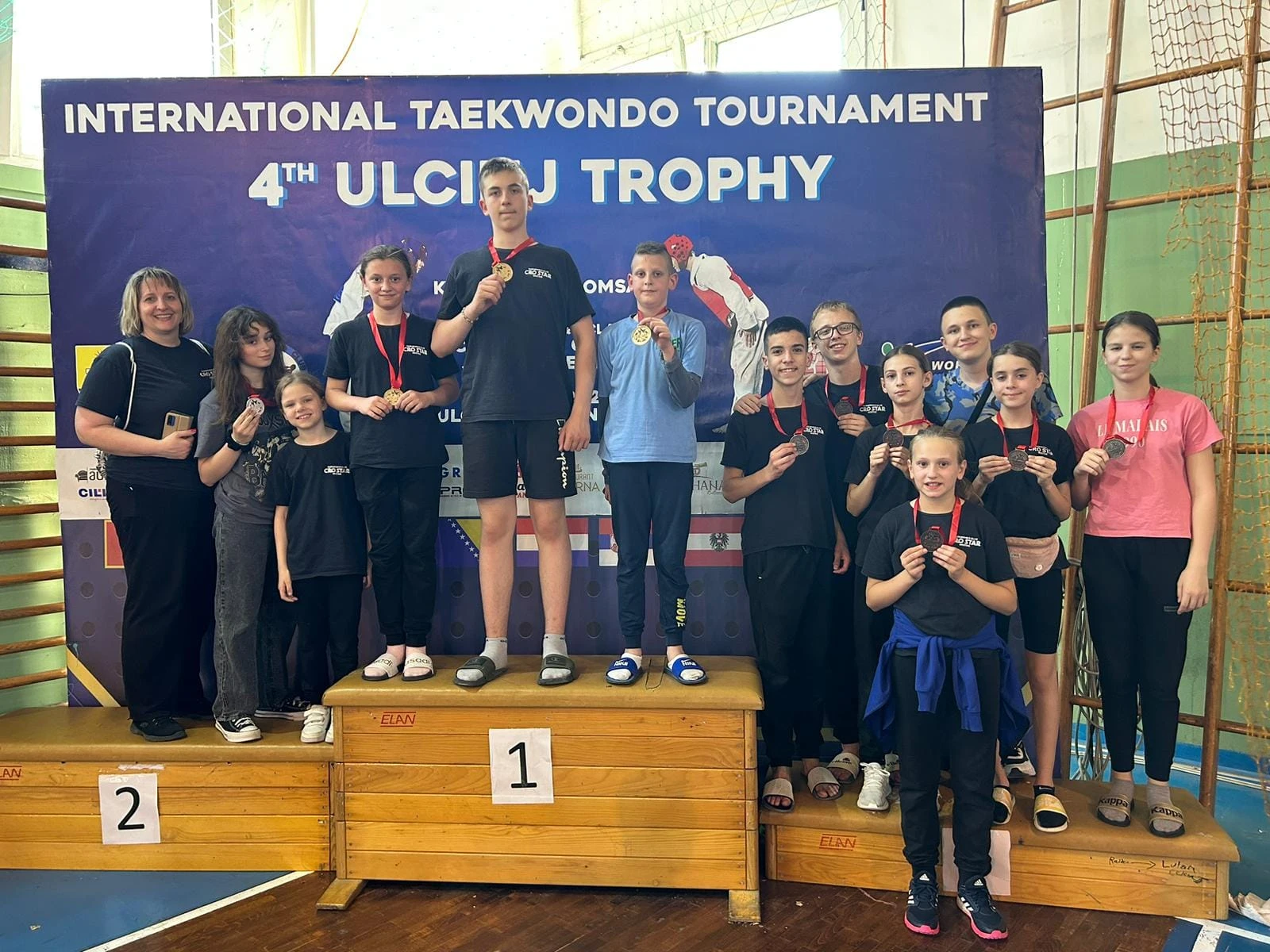 Nove medalje za članove Taekwondo klub Cro Star