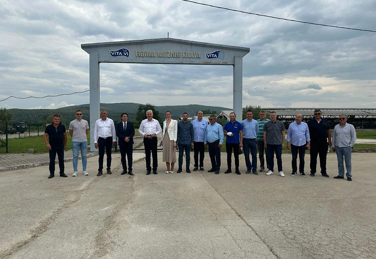 Čović obišao farmu muznih krava