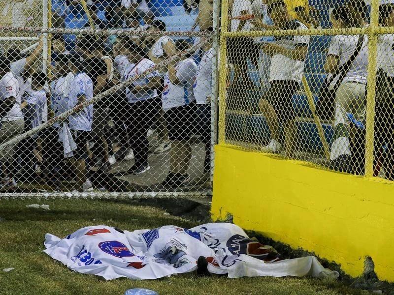 Velika tragedija u Salvadoru, 12 osoba poginulo u stampedu na stadionu 
