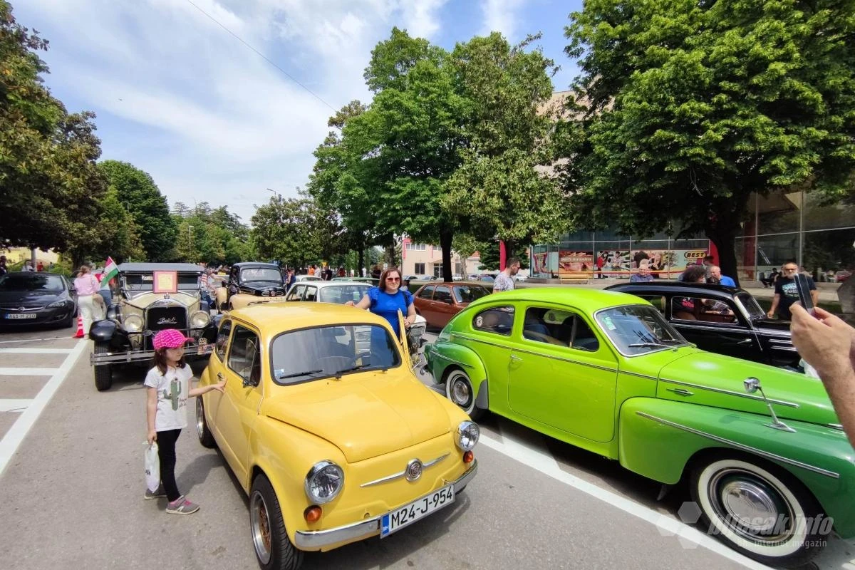 U Čapljinu stigli oldtimeri stari preko 100 godina
