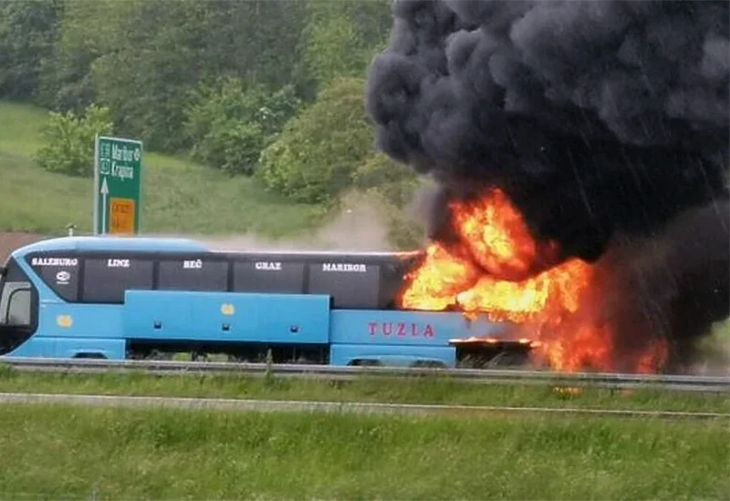 VIDEO | Na hrvatskoj autocesti se zapalio autobus iz BiH sa 17 putnika