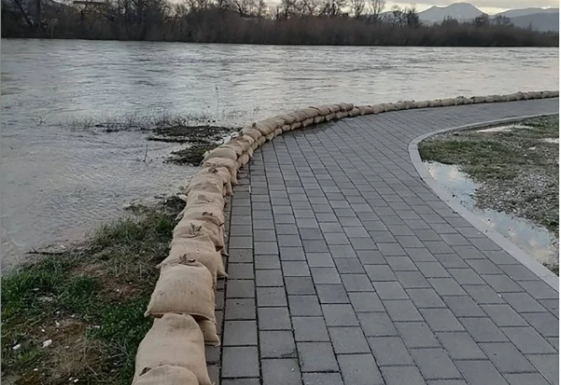 Izlila se Buna