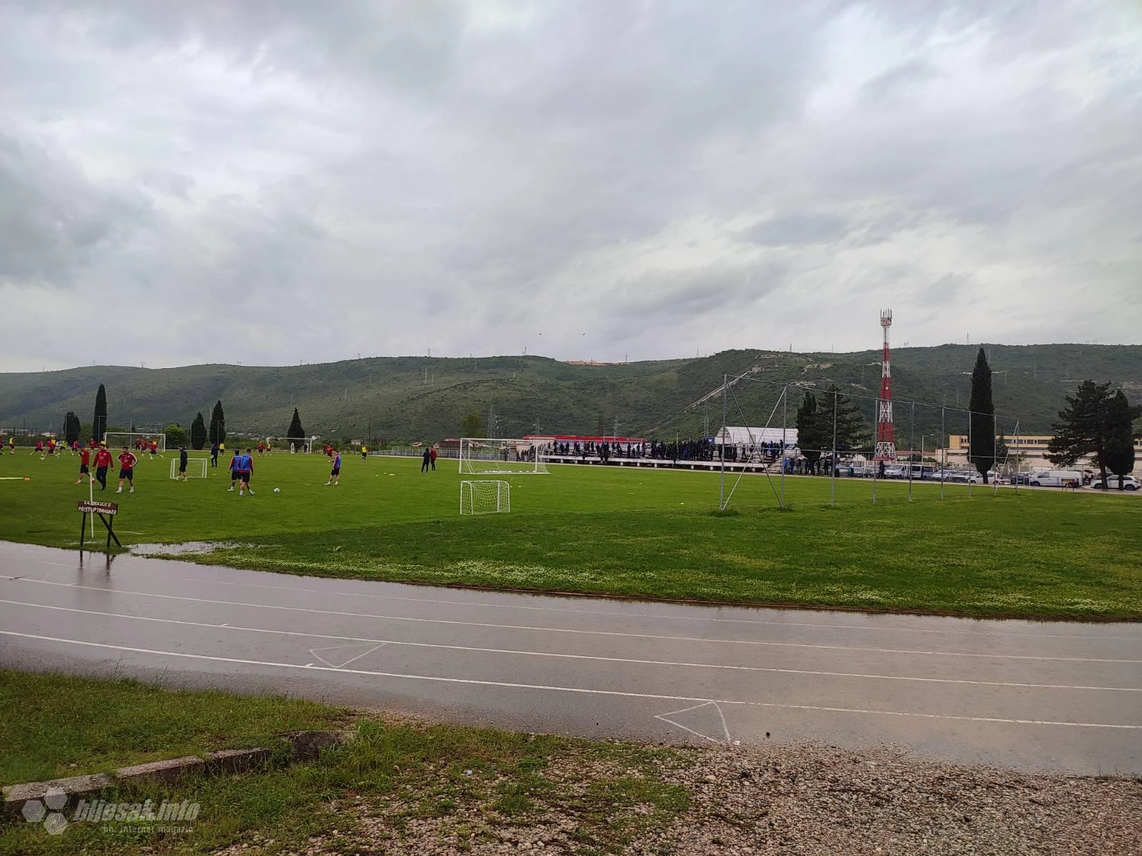 VIDEO | Ultrasi bakljadom na treningu dali podršku Zrinjskom pred finale Kupa