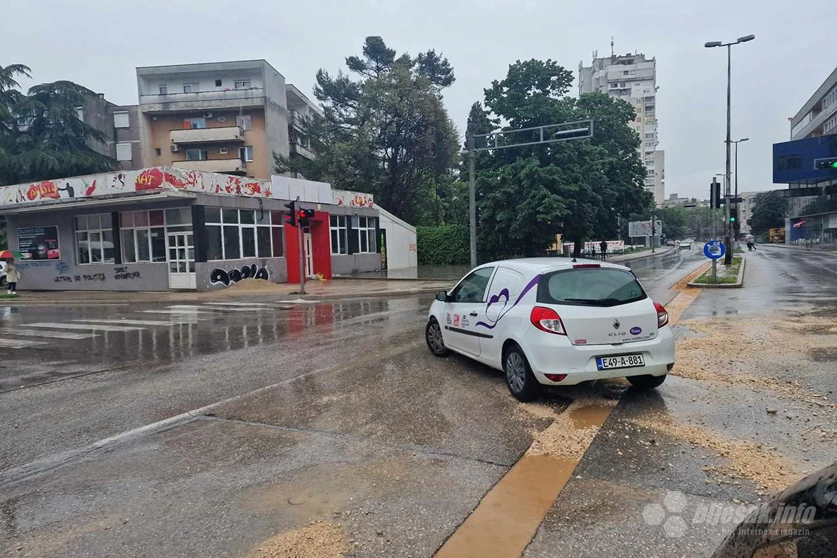 Mostar: Vodeni kanali stvorili probleme u Dubrovačkoj ulici
