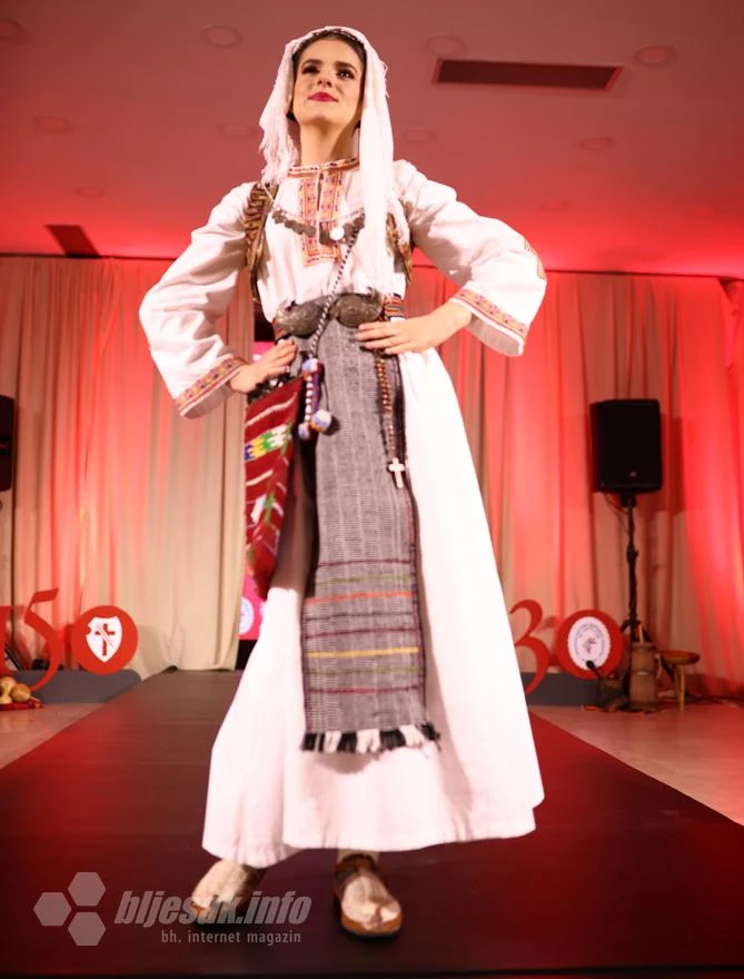 Koraci kroz vrijeme: Revija tradicijske nošnje oživljava duh prošlosti u Mostaru