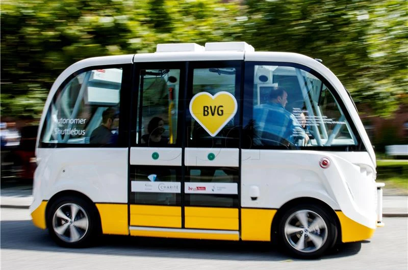 Prvi autobus bez vozača u Britaniji prevezao putnike