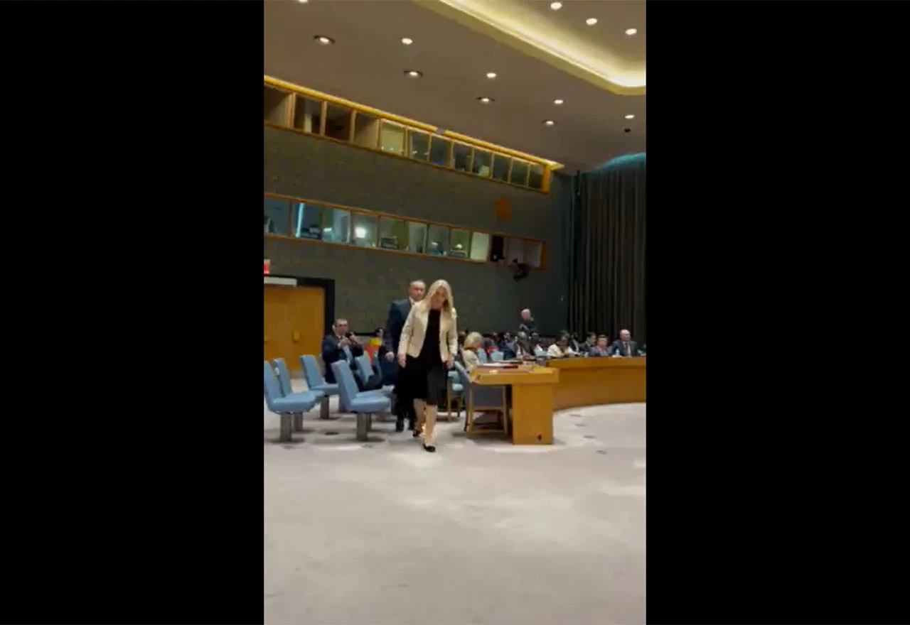 VIDEO | Cvijanović napustila sjednicu tijekom Schmidtovog obraćanja