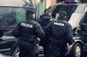 Pretresi u Sarajevu: Izuzeti automobili, nakit, gotovina...