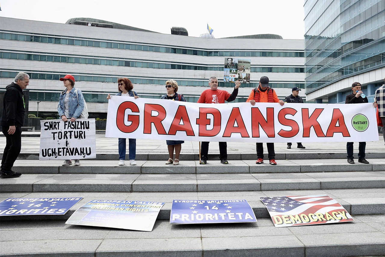 Počeo prosvjed u Sarajevu: Ponudit će se rješenje za BiH