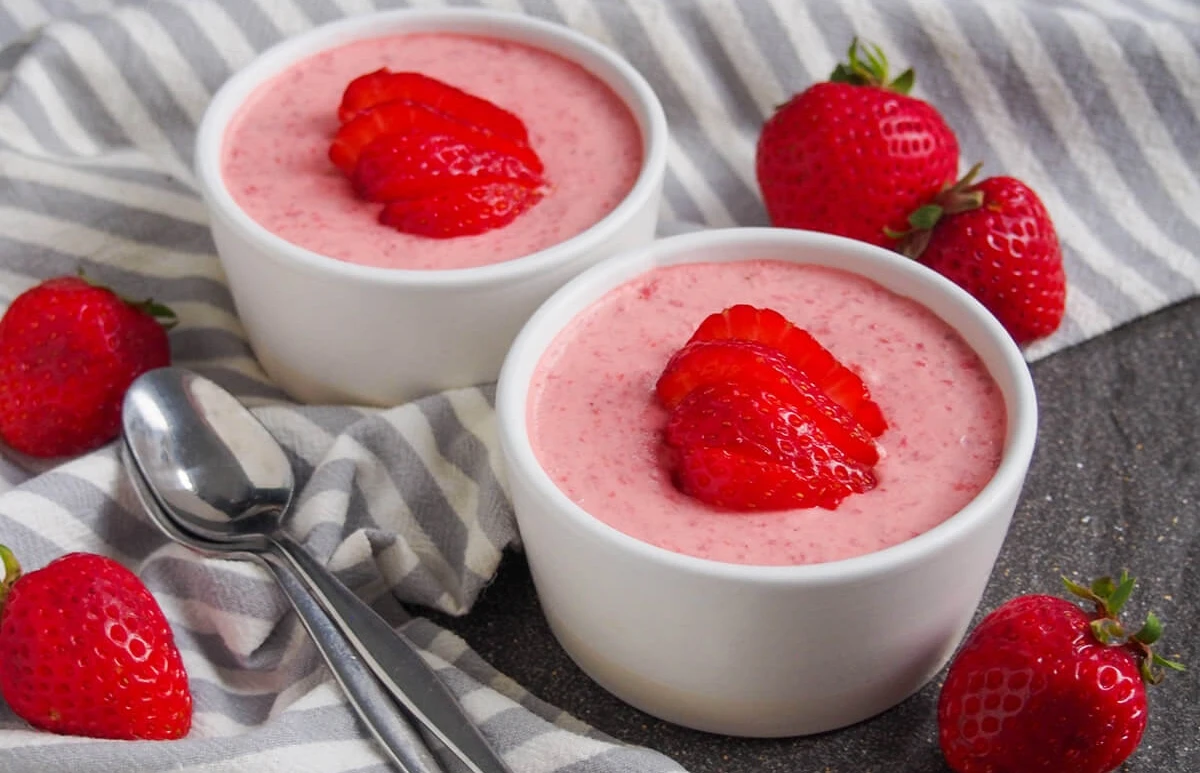 3 sastojka za prefini mousse od jagoda 