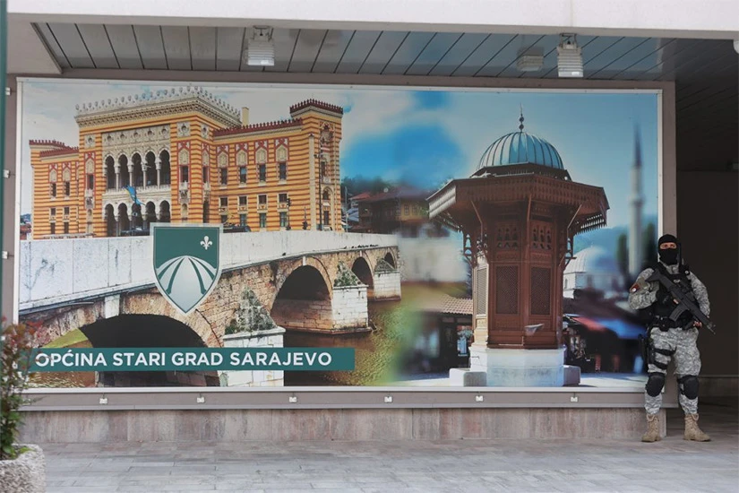 Načelnika pretresaju zbog Sky aplikacije, on najavio svoje uhićenje?