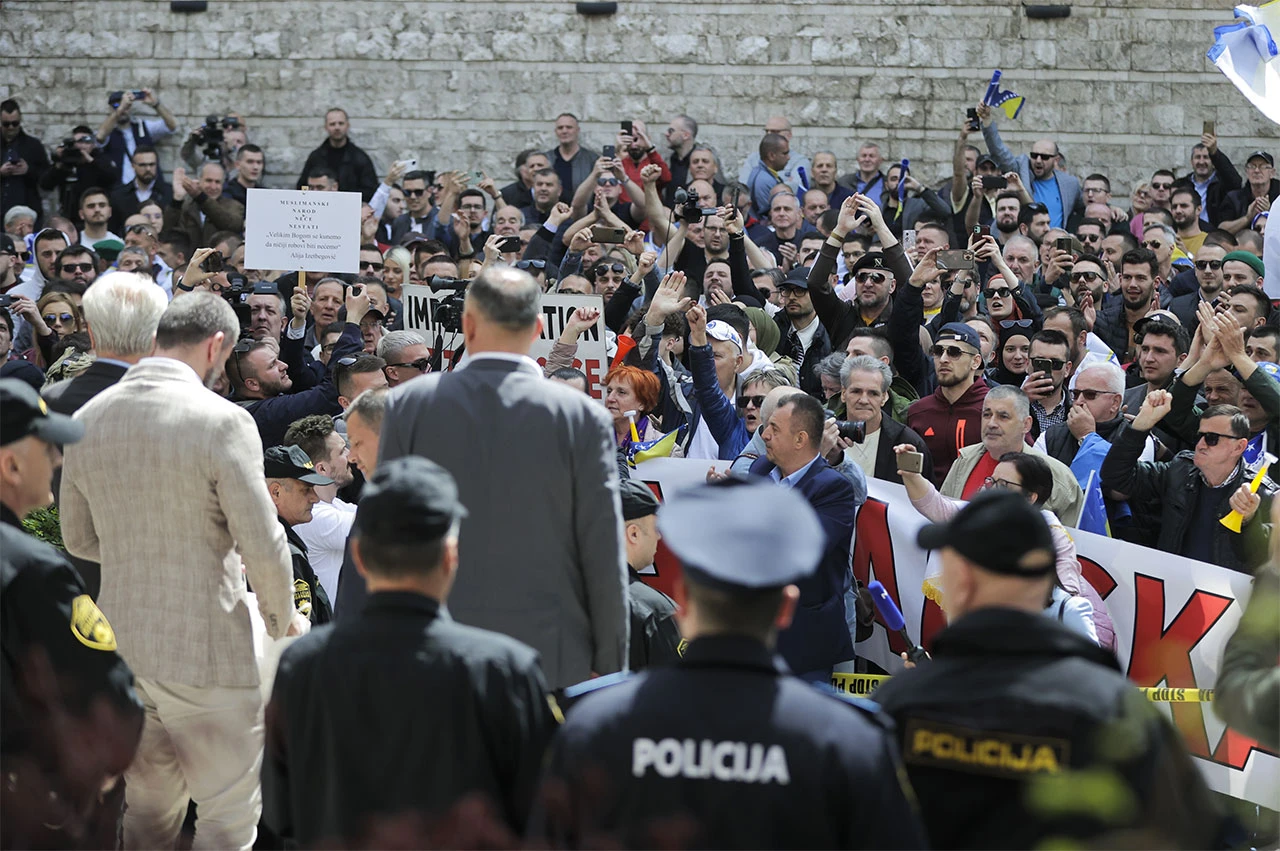 Novi prosvjedi u Sarajevu na tri lokacije