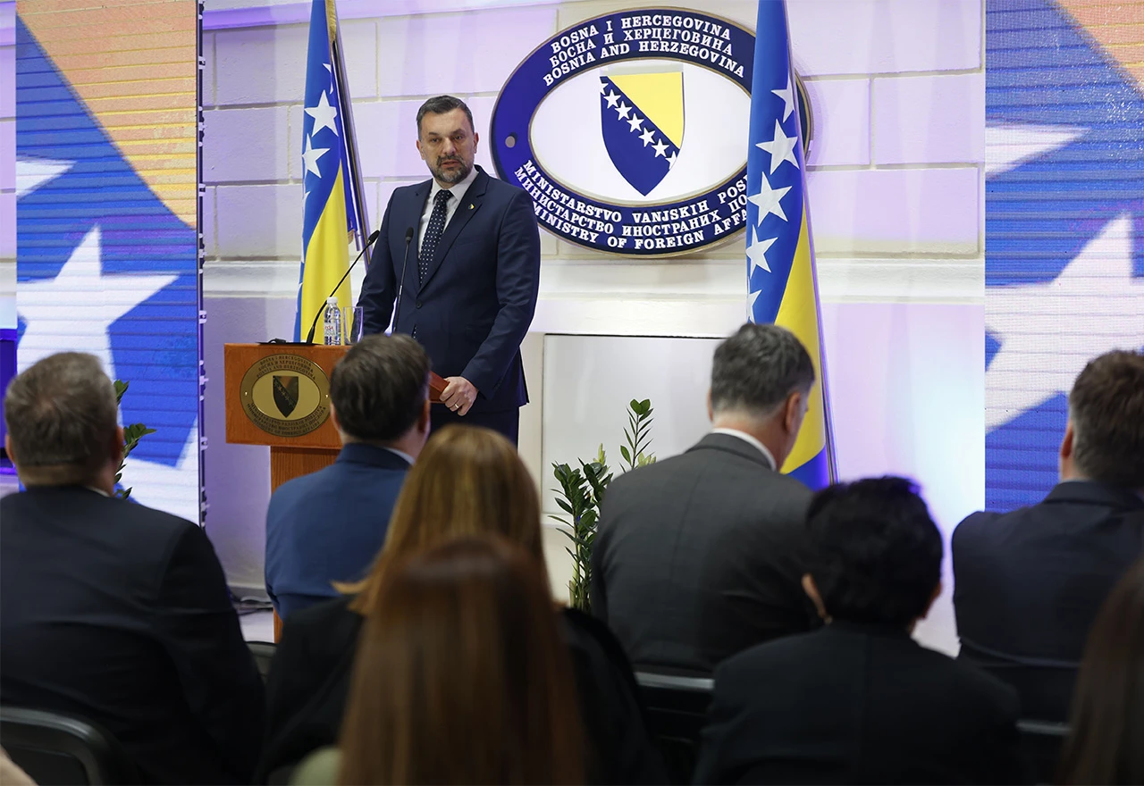 100 dana u fotelji: Važni dolaze, kod važnih se odlazi