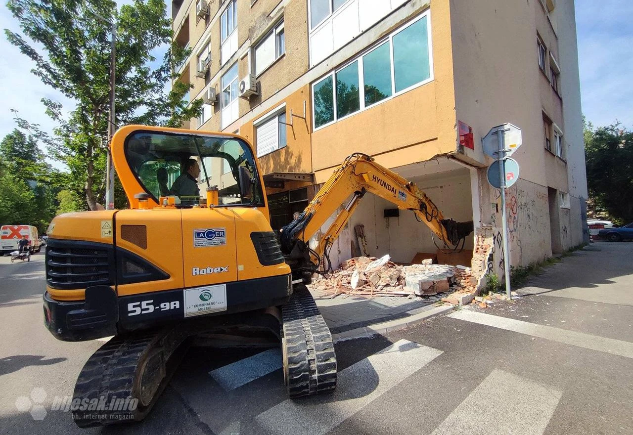Mostar - još jedan bespravni objekt odlazi u prošlost