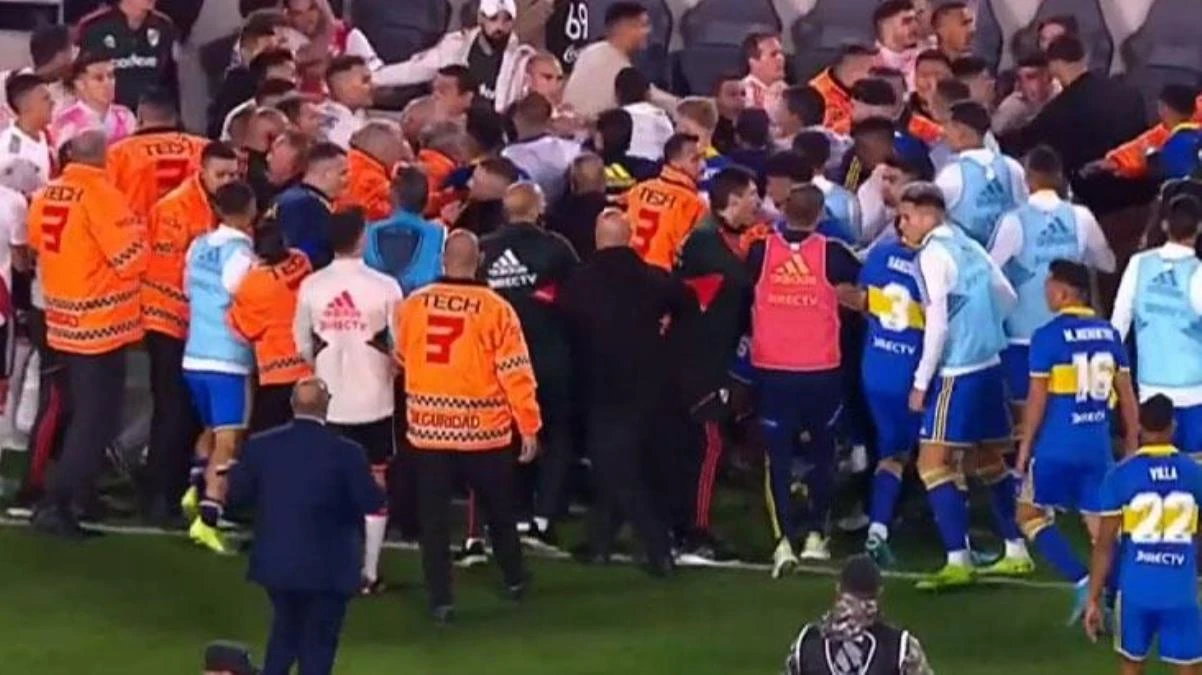 VIDEO I Superclásico završio sa sedam crvenih kartona i općom tučnjavom
