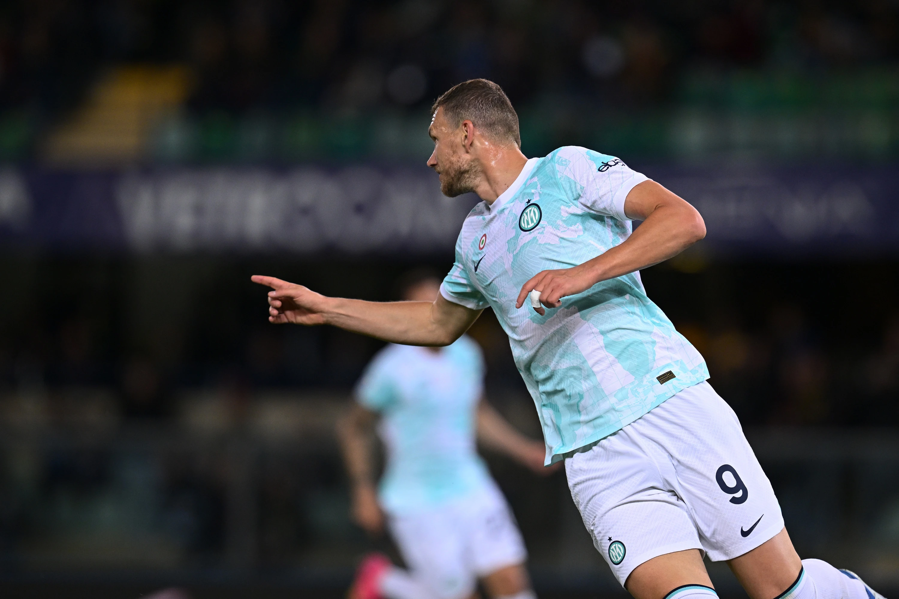 Lazio odgodio Napolijevu proslavu, Inter razbio Veronu