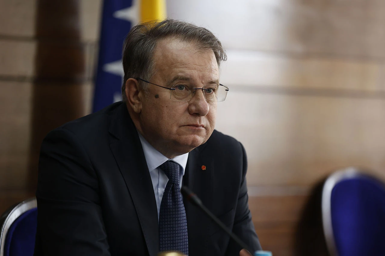 Nikšić i novi ministri preuzeli Federaciju