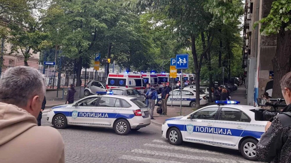 Maloljetnik pucao u školi u Beogradu: Preminuo čuvar
