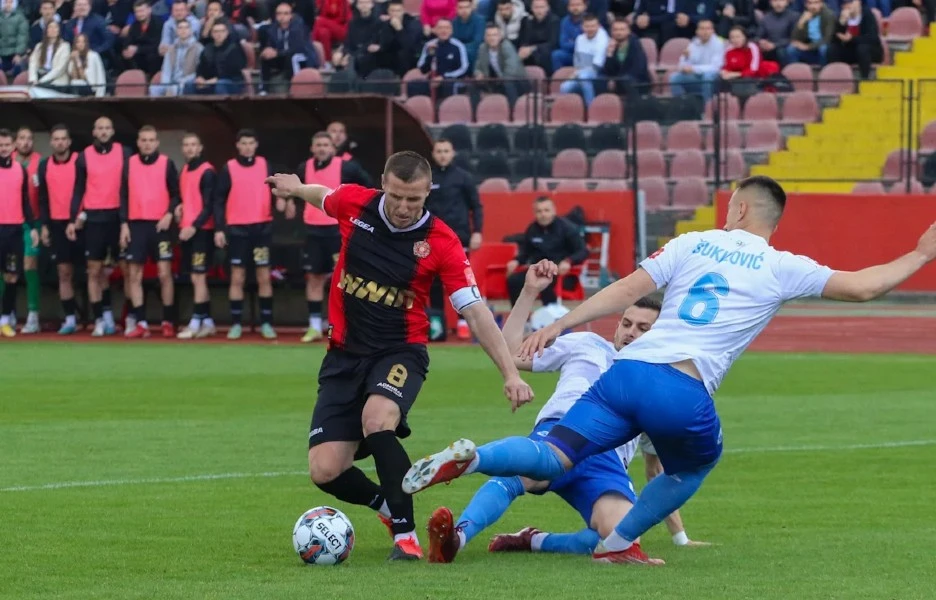 Slobodi tuzlanski derbi za totalni kaos u borbi za ostanak