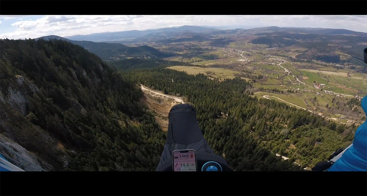 VIDEO: Paraglajderom preletjeli od Sarajeva do Bajine bašte te Užica
