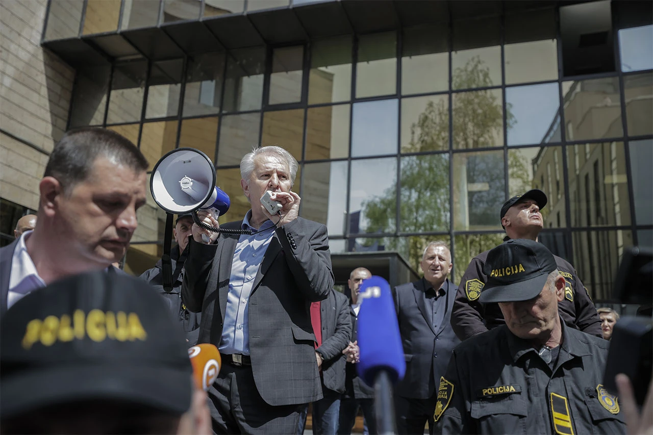 FOTO: Pogledajte galeriju slika s prosvjeda u Sarejevu