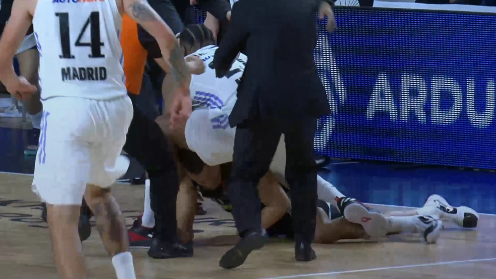 VIDEO I Yabusele u tučnjavi ozlijedio Exuma