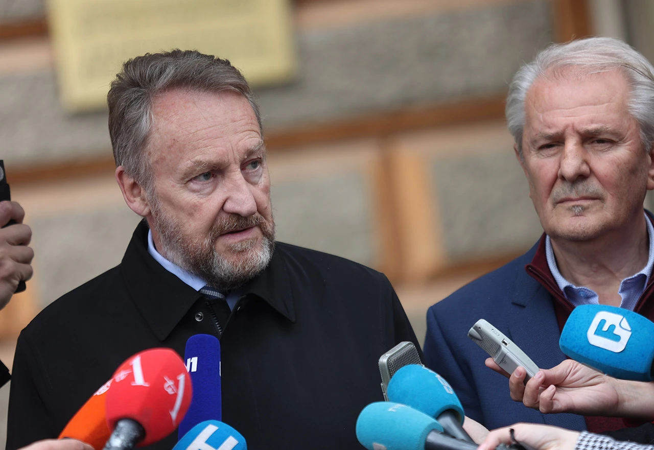 Izetbegović iznenada kod Schmidta: Neće moći