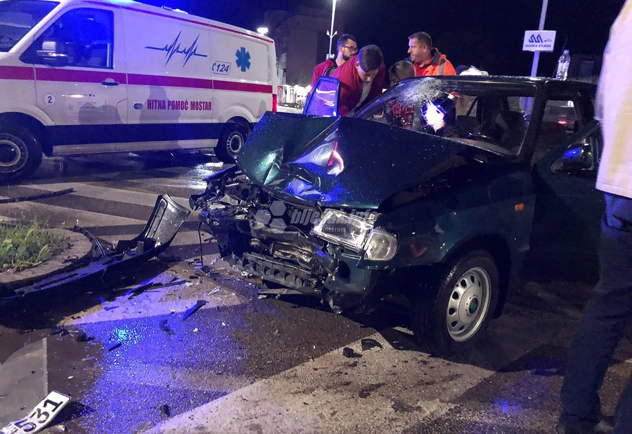 Teška prometna nesreća u Mostaru: Jedna osoba ozlijeđena