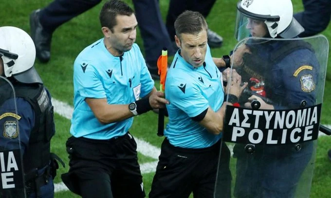 Talijan doveden da sudi veliki grčki derbi pa izvukao deblji kraj