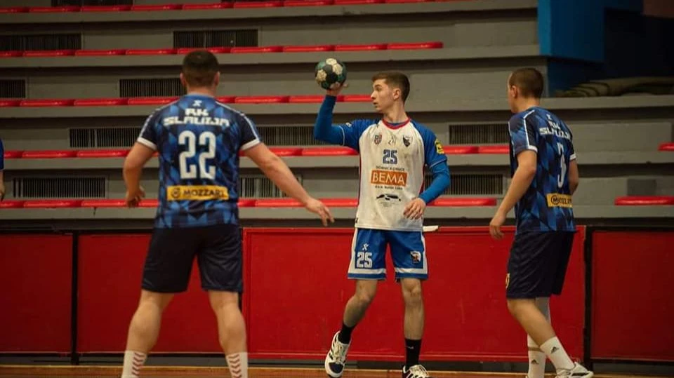 Rukometaša Drine Nikolu Tomića iz Zvornika napala ženska osoba nožem