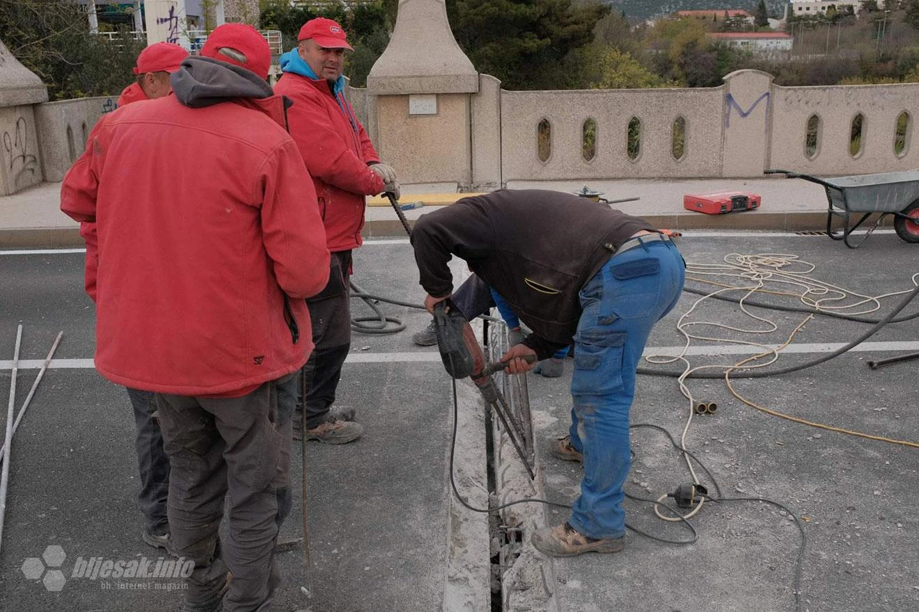 Carinski most: Promet obustavljen, počeli radovi